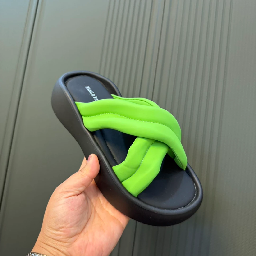 厚底增高拖鞋女外穿2025夏季新款交叉小香风轻便面包沙滩拖鞋