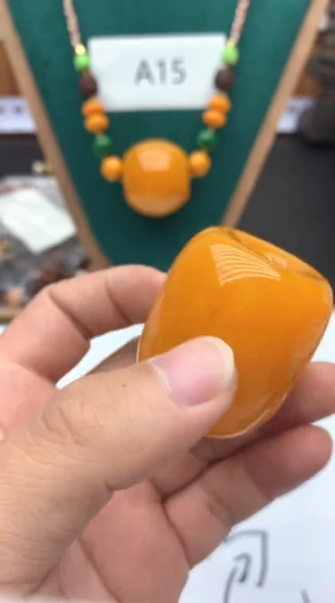 A22.鸡油黄42mm桶珠
