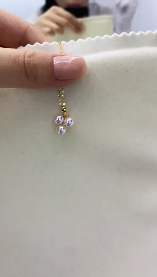 18K金镶嵌DA海水珍珠akoya三叶草带钻吊坠5-5.5MM GD167