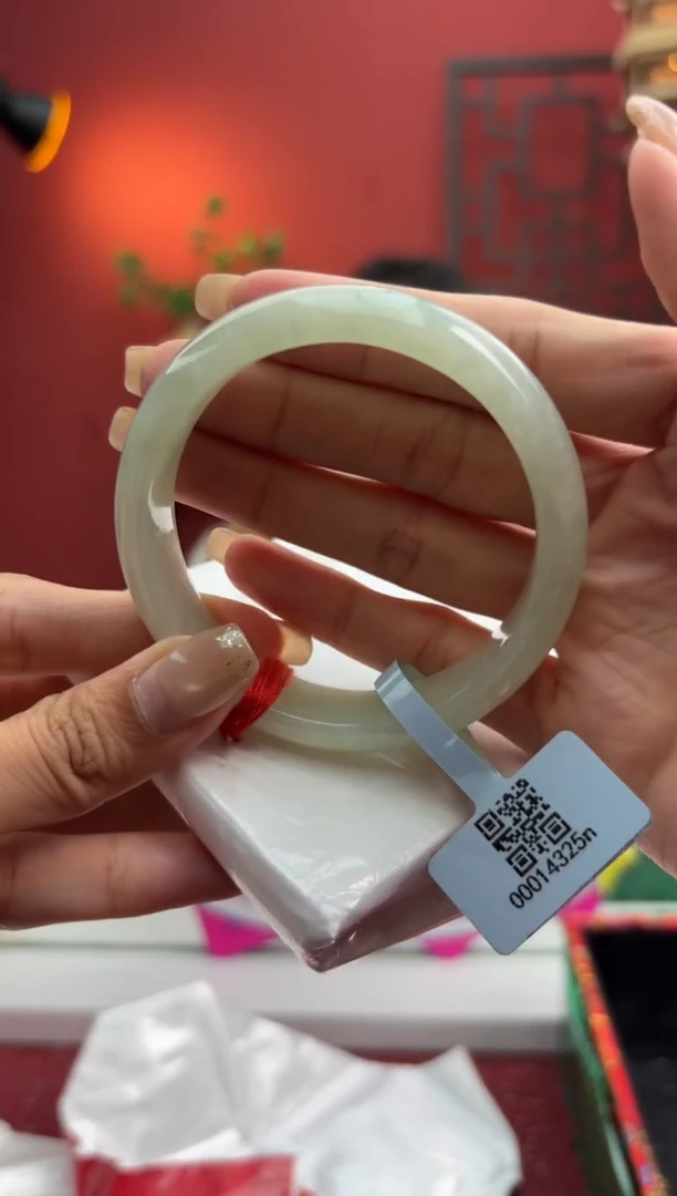 未镶嵌手镯翡翠翡翠手镯