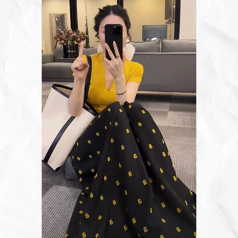 气质撞色V领短袖夏季休闲风2025新款a字显瘦半裙套装两件套时尚潮