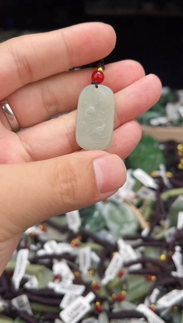 颈饰未镶嵌和田玉1