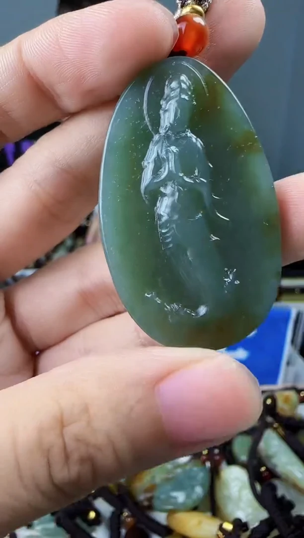 和田玉未镶嵌颈饰1