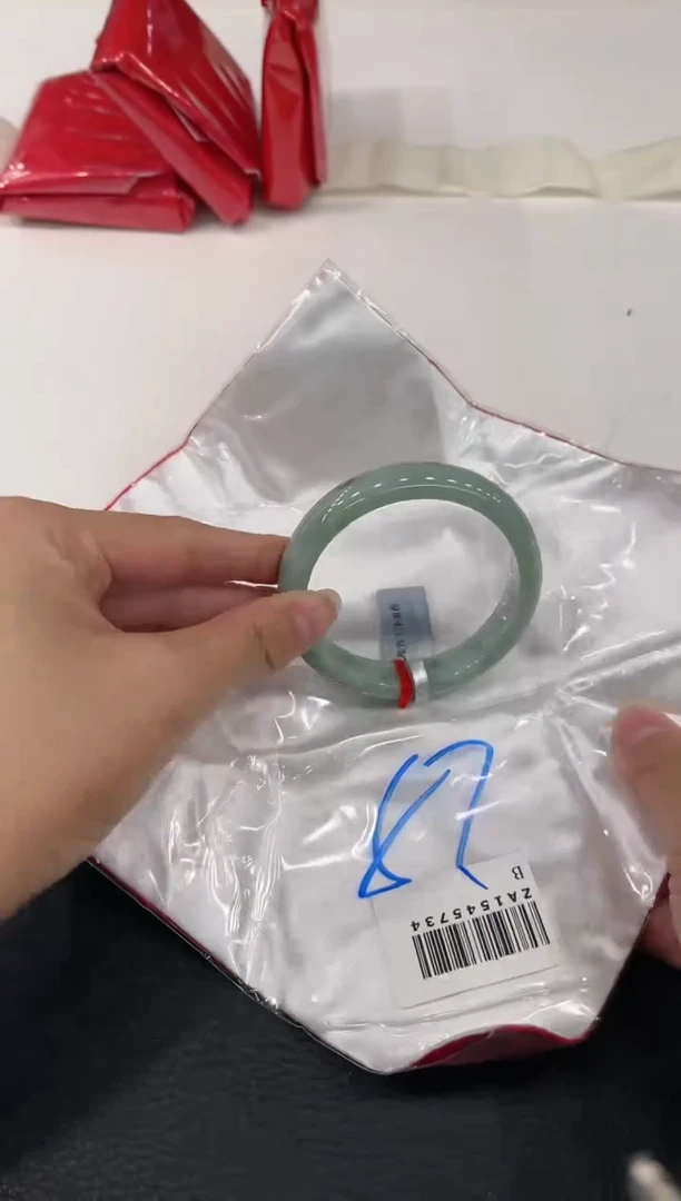 【闪购商品】翡翠手镯未镶嵌手镯