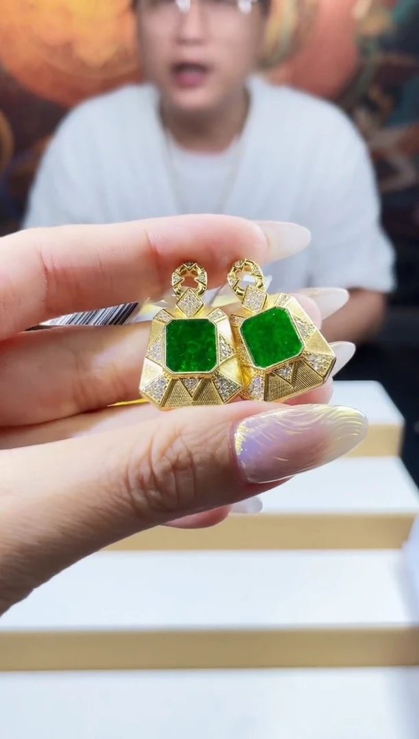 翡翠未镶嵌颈饰多样性发其一挂件