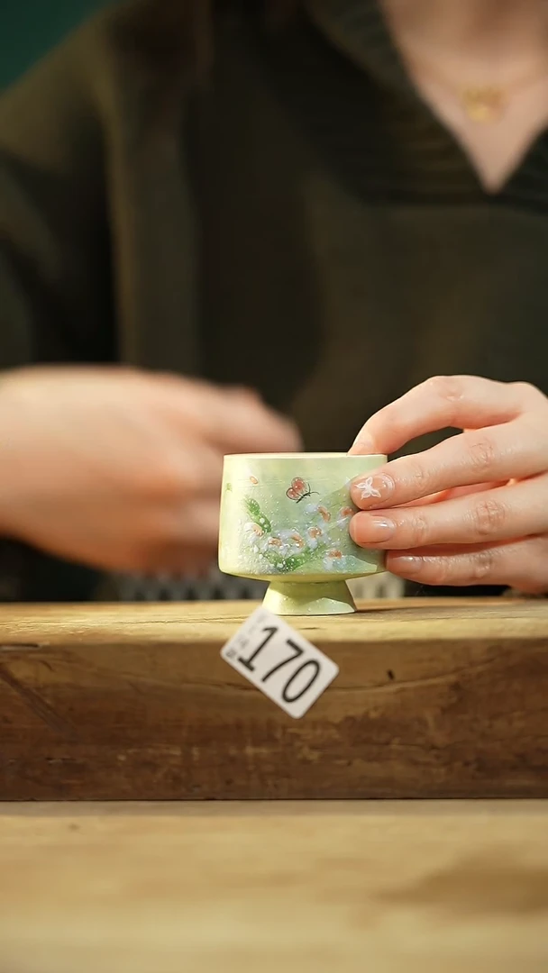 【闪购商品】瓷片新12036手绘文心兰系列高足杯