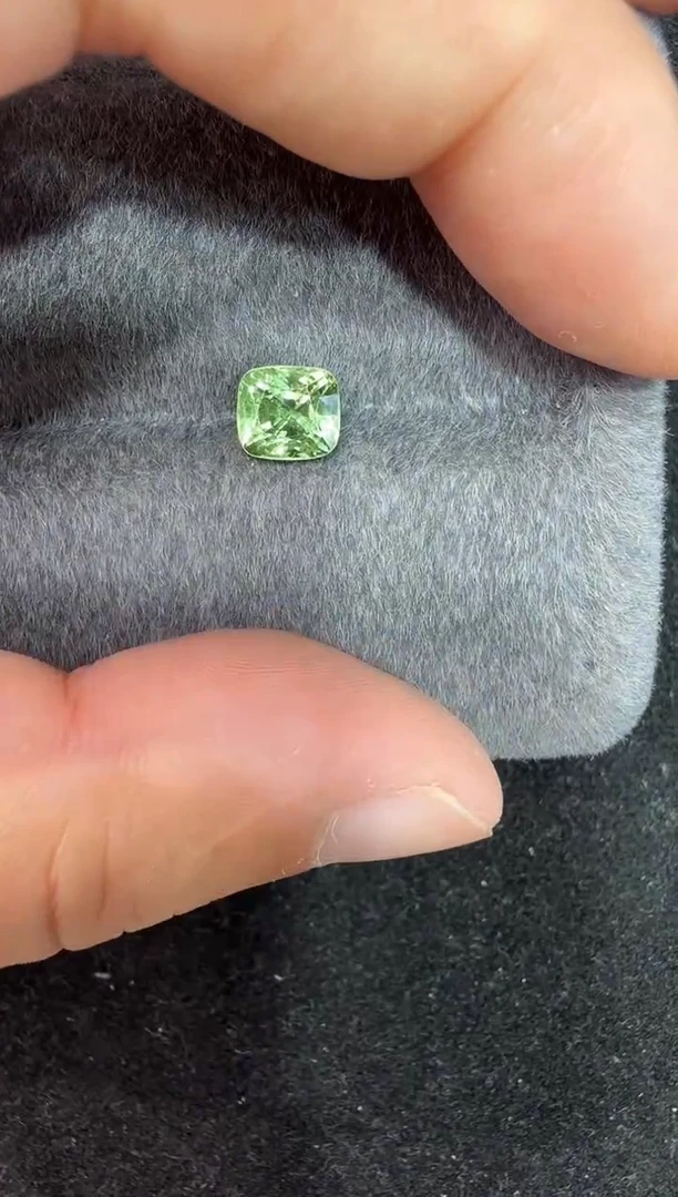 未镶嵌定制定制橄榄石天然缅甸1.94克拉