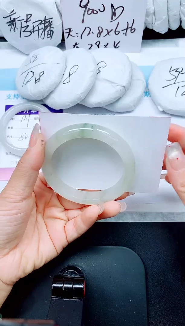 石英质玉手镯未镶嵌130-57.7