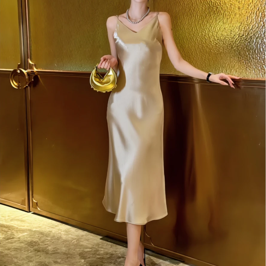 高端醋酸V领吊带连衣裙打底裙白色夏季礼服复古露背气质