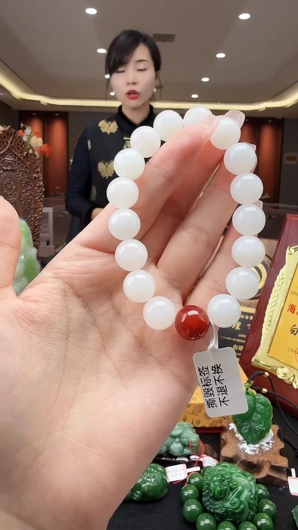 颈饰未镶嵌和田玉蜗*?tt12