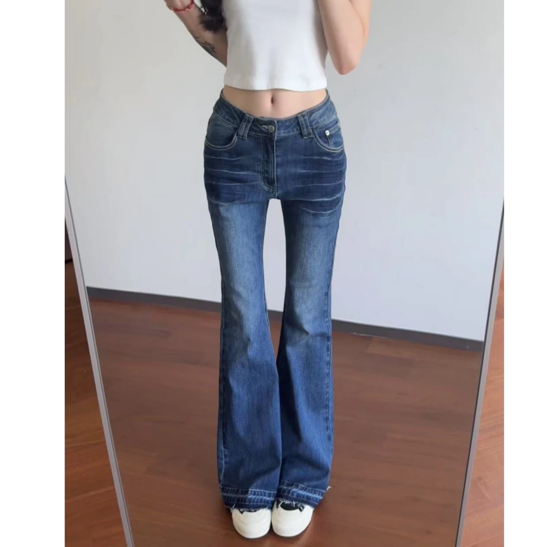 2025年美式设计感显瘦深蓝色秋冬新款微喇叭牛仔裤女百搭喇叭裤