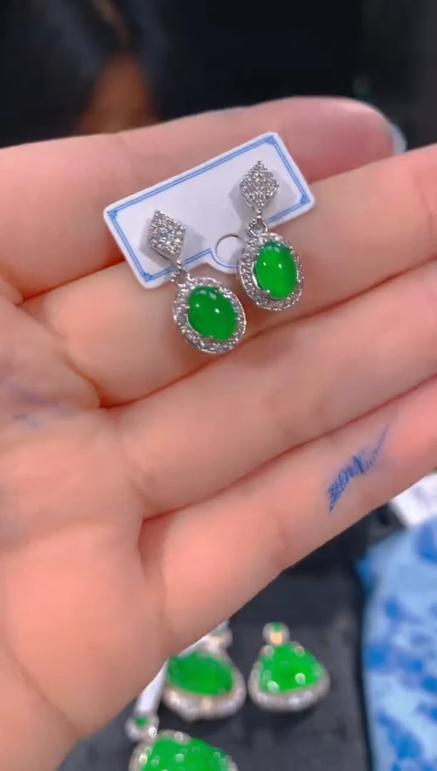 【闪购商品】定制翡翠未镶嵌101定制翡翠，多样性发货（发其一）