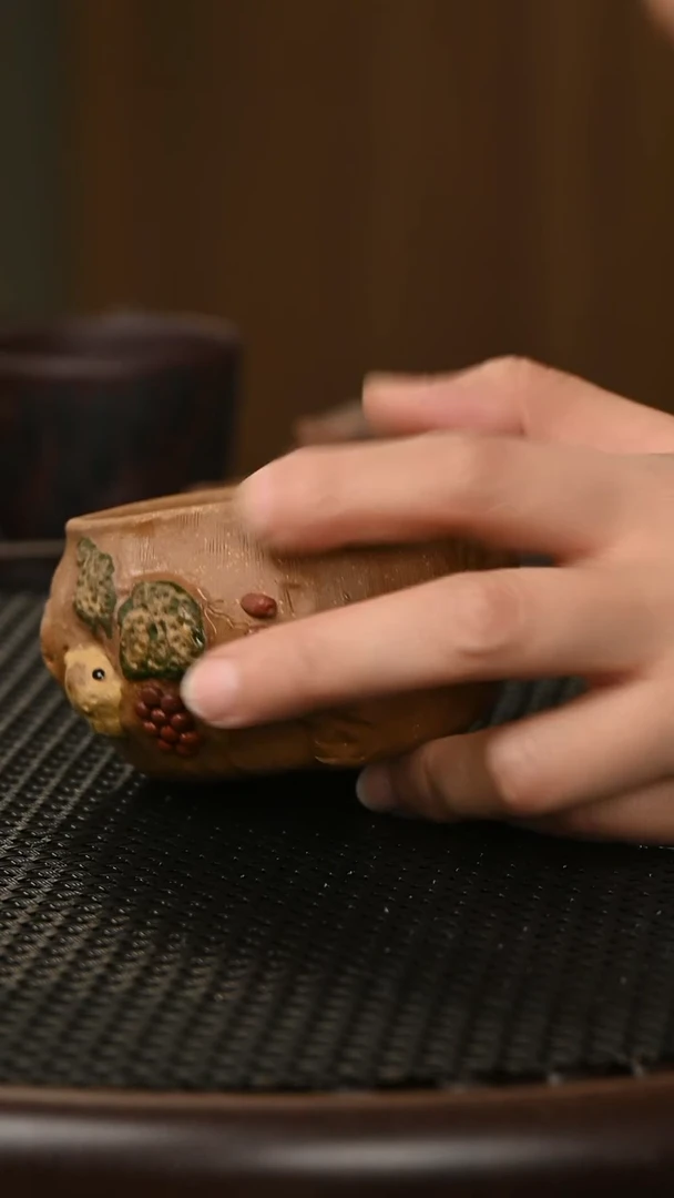 茶壶紫砂宜兴紫砂松鼠葡萄杯