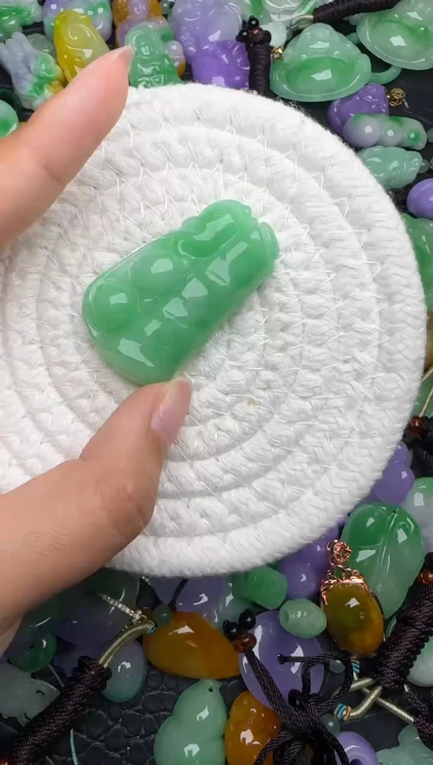 颈饰未镶嵌翡翠缅甸翡翠吊坠