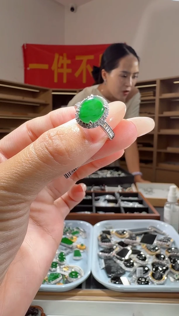 吊坠(不含链)银S925镶嵌翡翠戒指（多样性发其一）