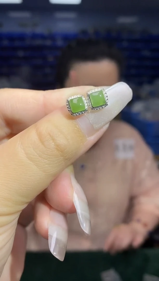 和田玉银S925镶嵌耳饰EZ4706