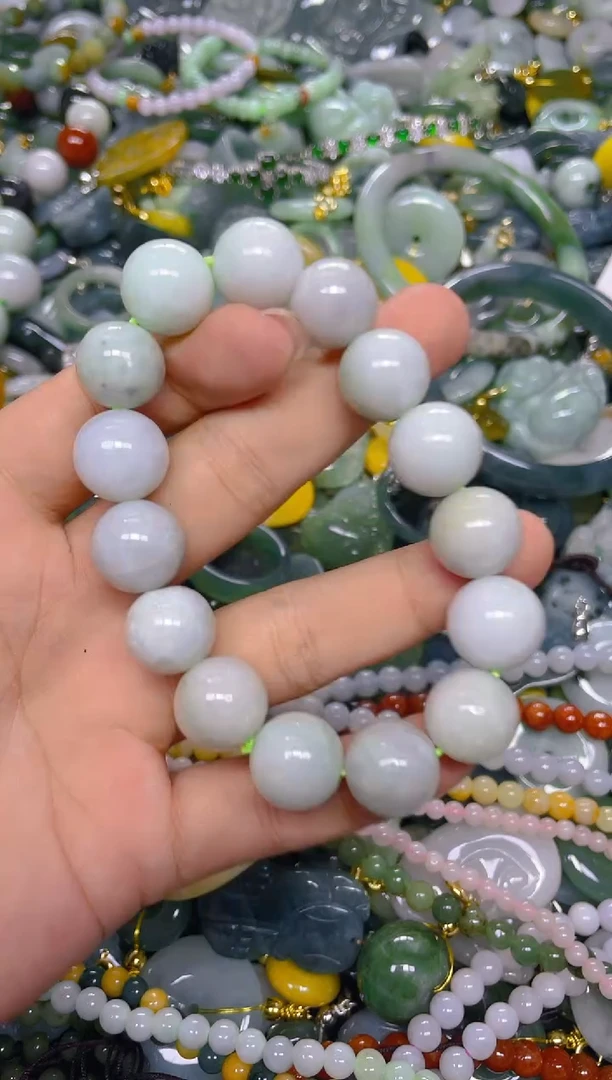 颈饰未镶嵌翡翠13MM/ S /翡翠A货，一件也是批发价