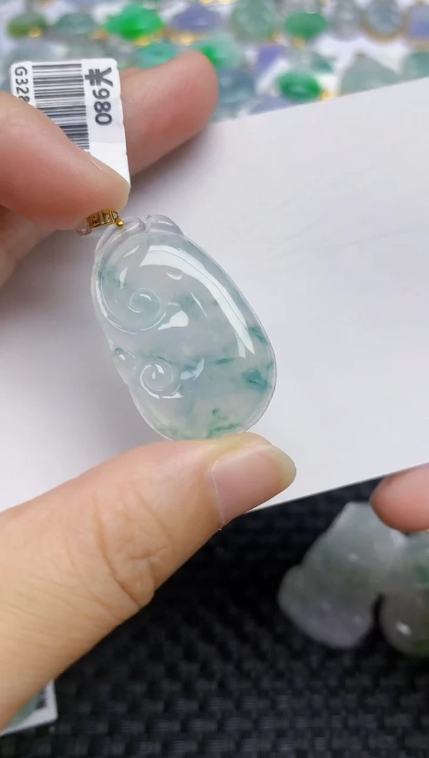 翡翠18K金镶嵌颈饰天然翡翠A货