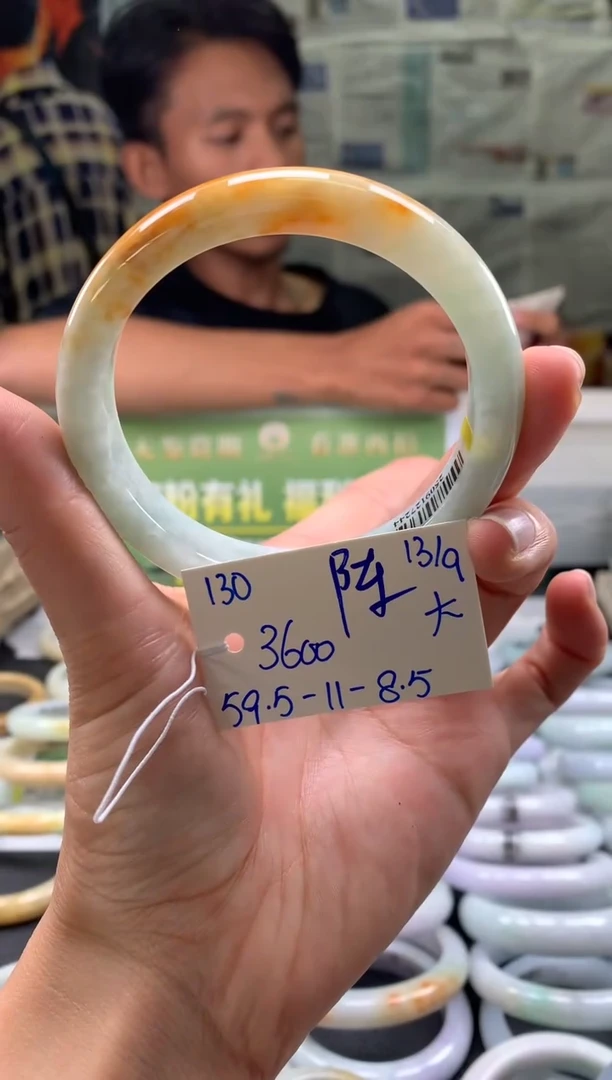 未镶嵌手镯翡翠?**陈翡翠手镯 下单联系小耳机#130