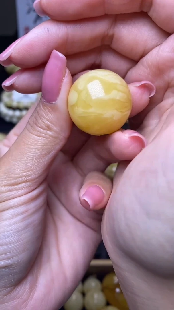 未镶嵌琥珀裸石葵.78