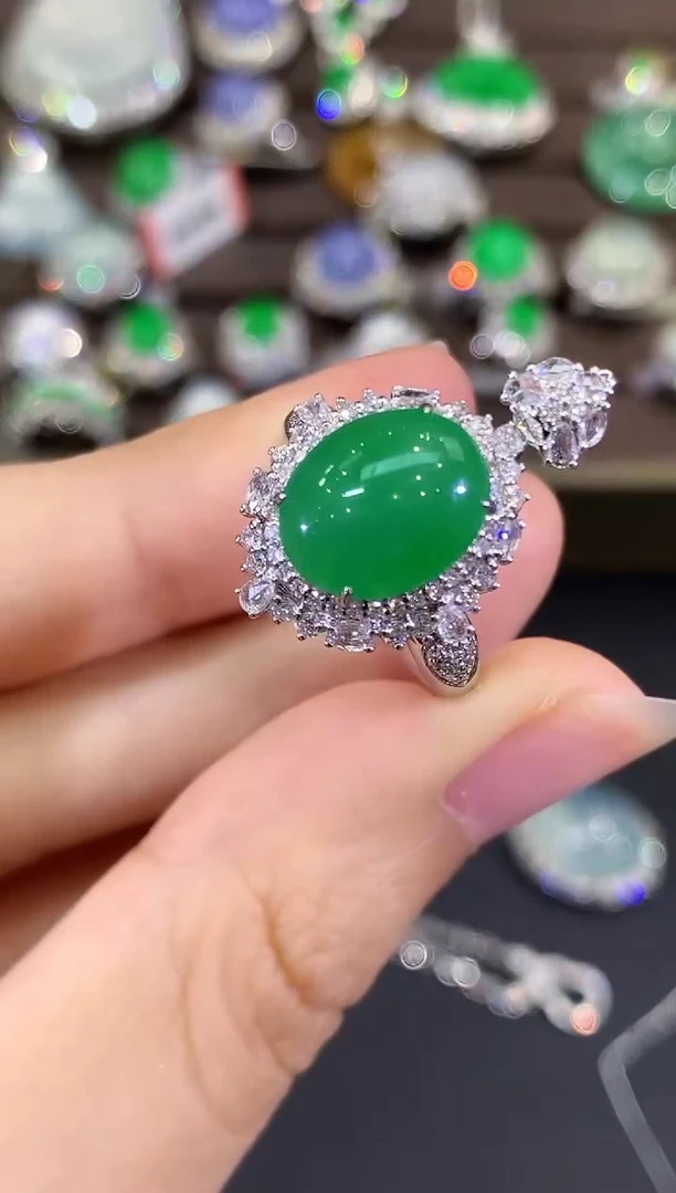 18K金镶嵌戒指翡翠B365