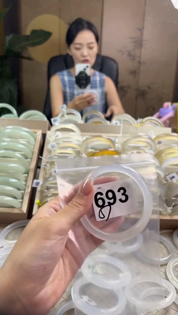 手镯玛瑙/玉髓未镶嵌噜*啦693