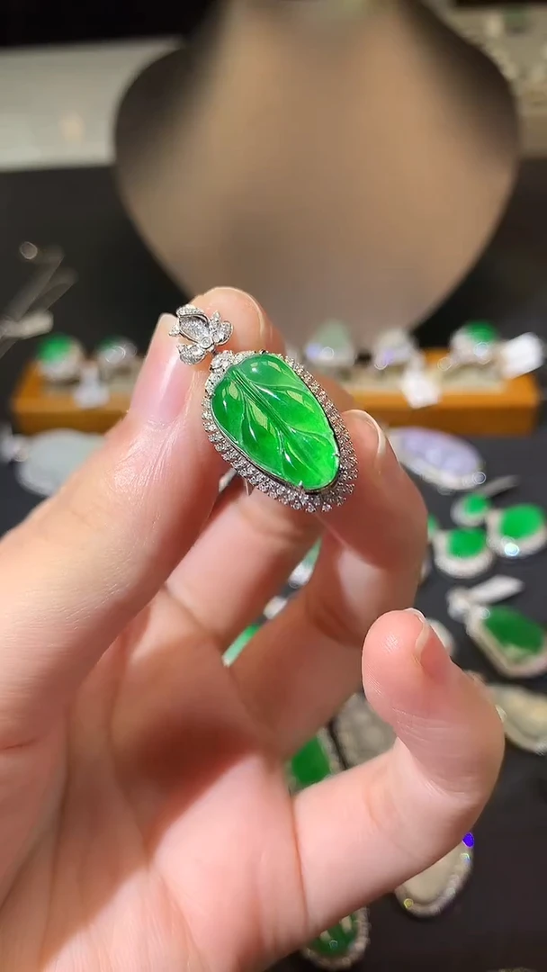翡翠18K金镶嵌吊坠(不含链)吊坠