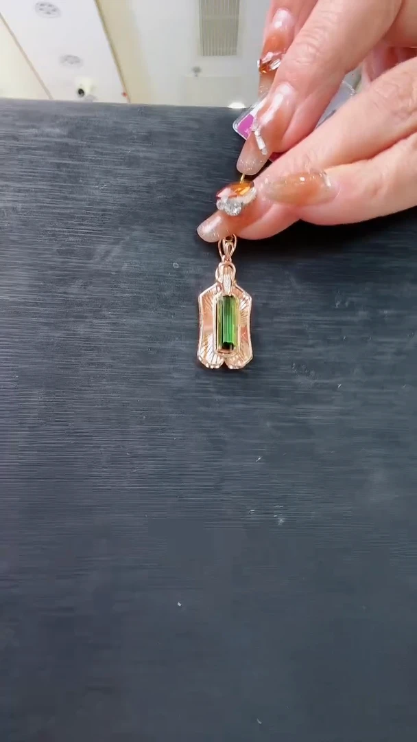 【闪购商品】碧玺颈饰18K金镶嵌吊坠