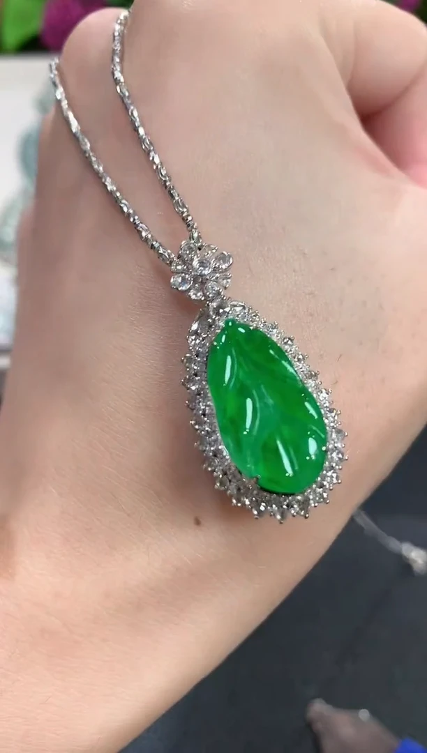 吊坠(不含链)18K金镶嵌翡翠c38