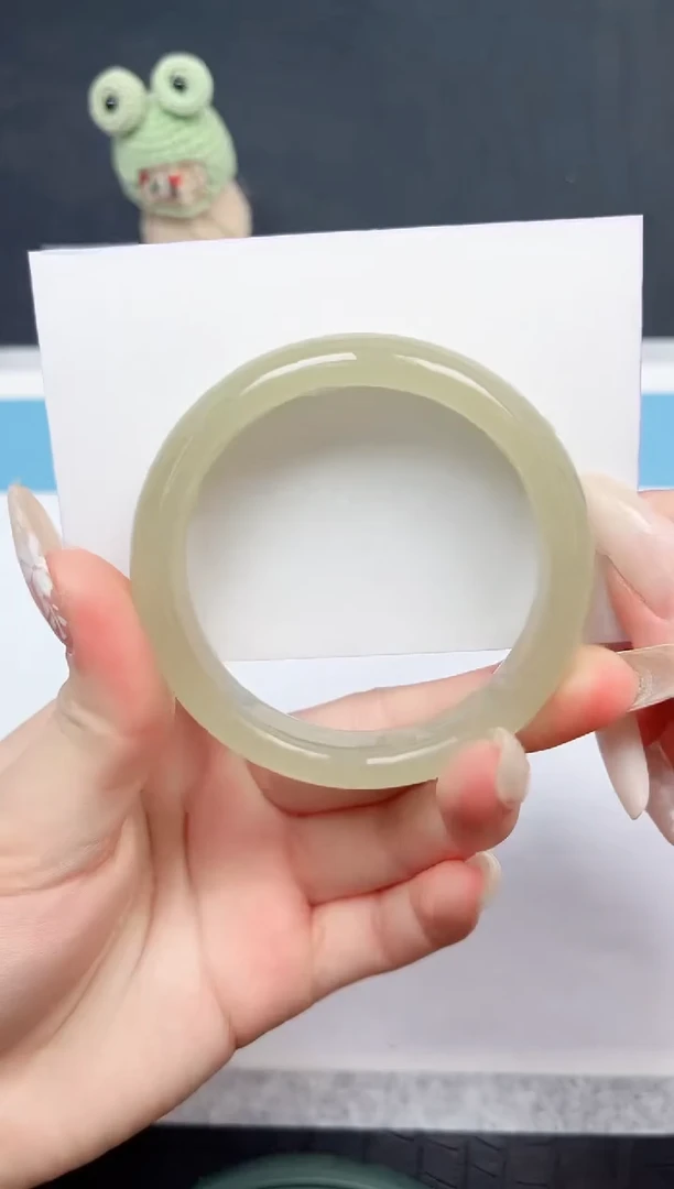 【闪购商品】石英质玉手镯未镶嵌28-54.3