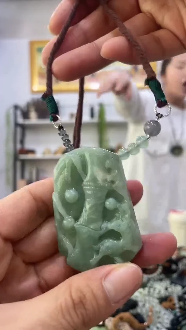 未镶嵌蛇纹石玉挂件