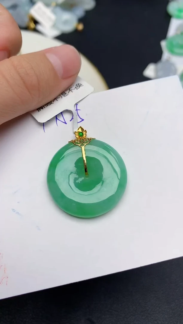 颈饰18K金镶嵌翡翠天然缅甸A货翡翠百元以上9元证书费自理