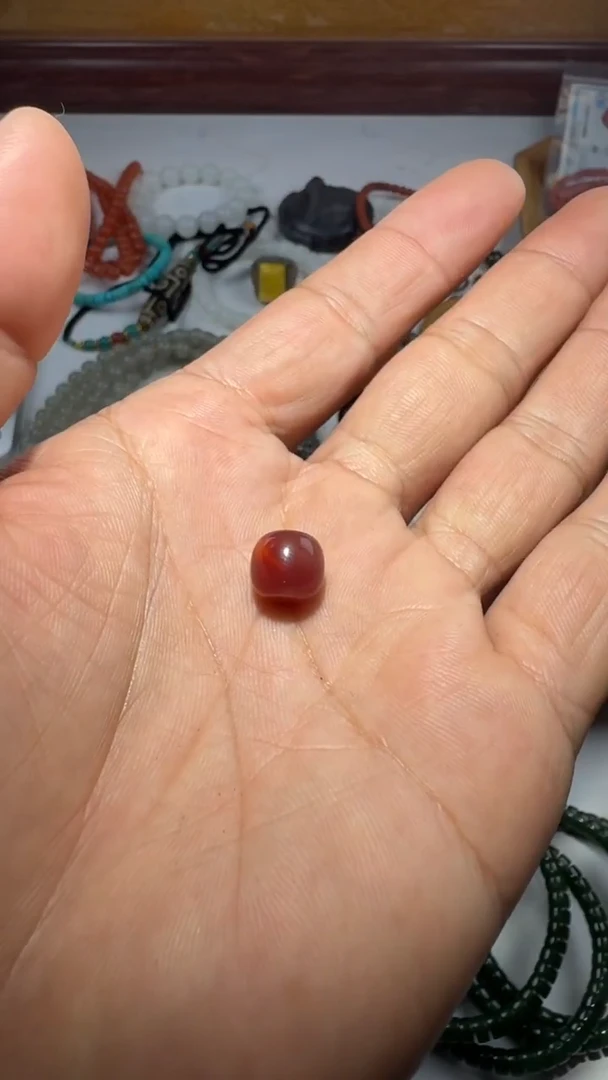 未镶嵌配饰南红玛瑙王*人珠子