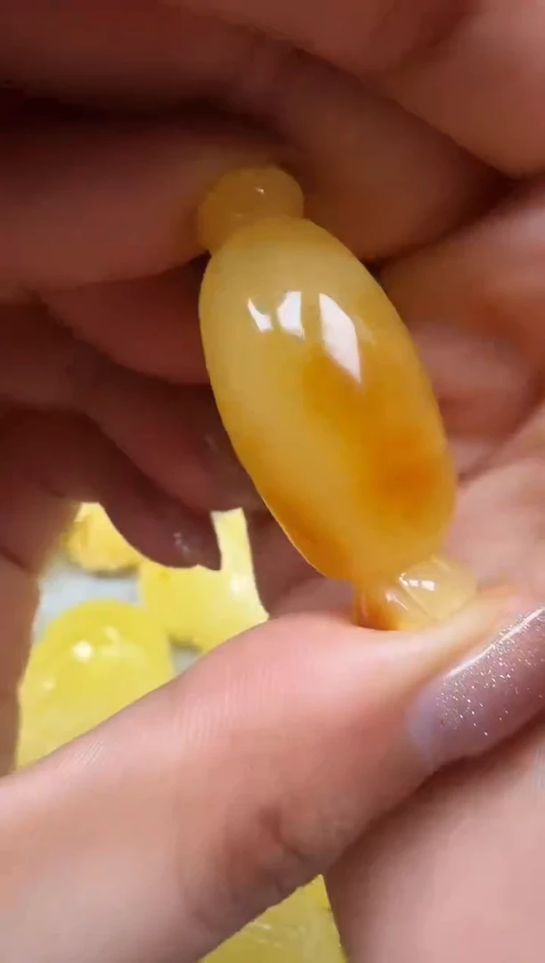 裸石琥珀未镶嵌如图