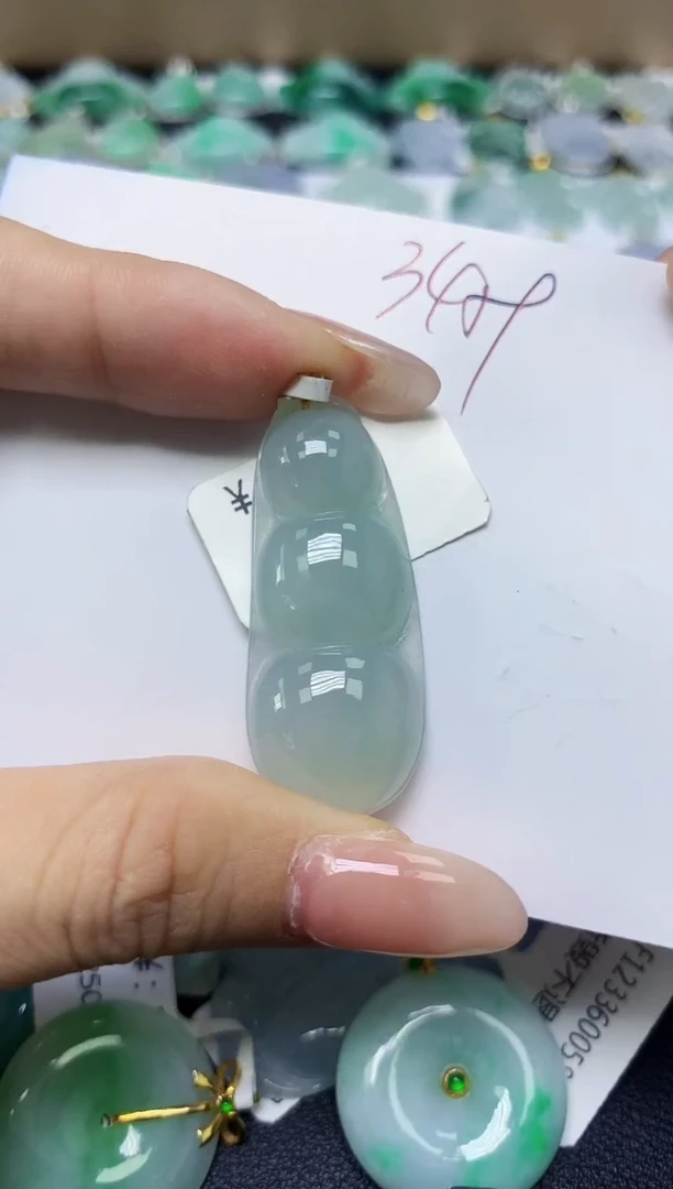 翡翠18K金镶嵌颈饰 天然缅甸翡翠A货