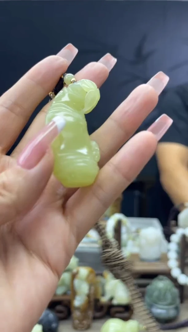 颈饰未镶嵌和田玉1