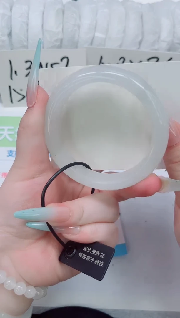 石英质玉手镯未镶嵌b68-58