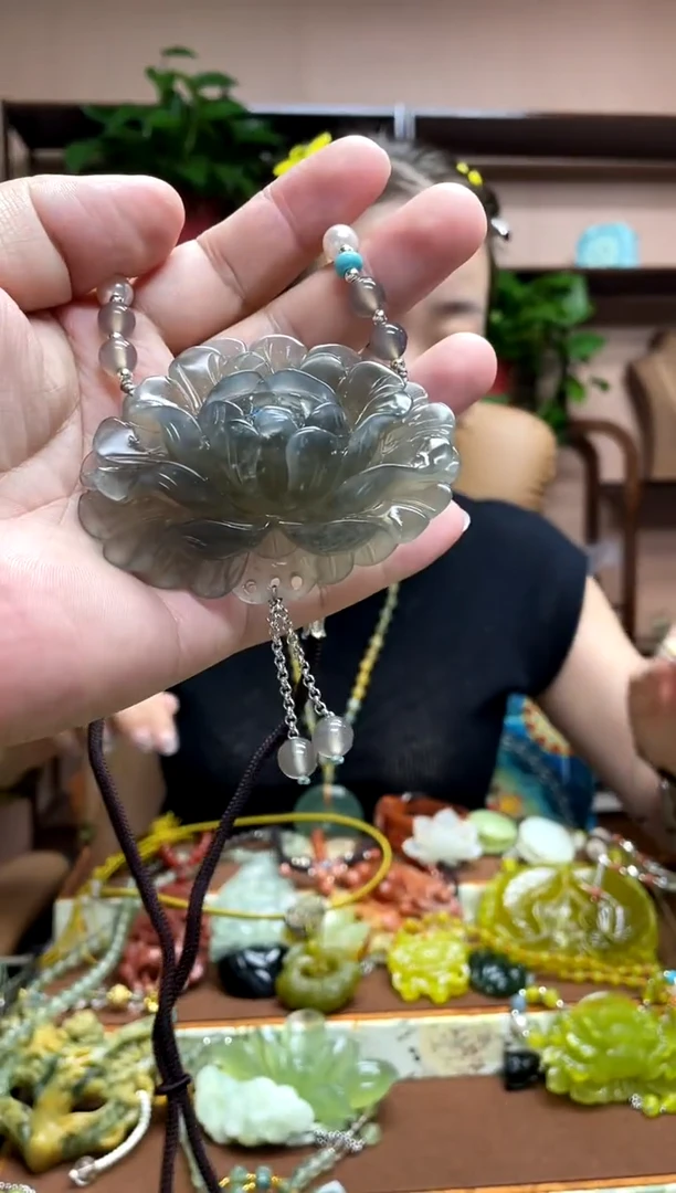 未镶嵌岫玉吊坠·