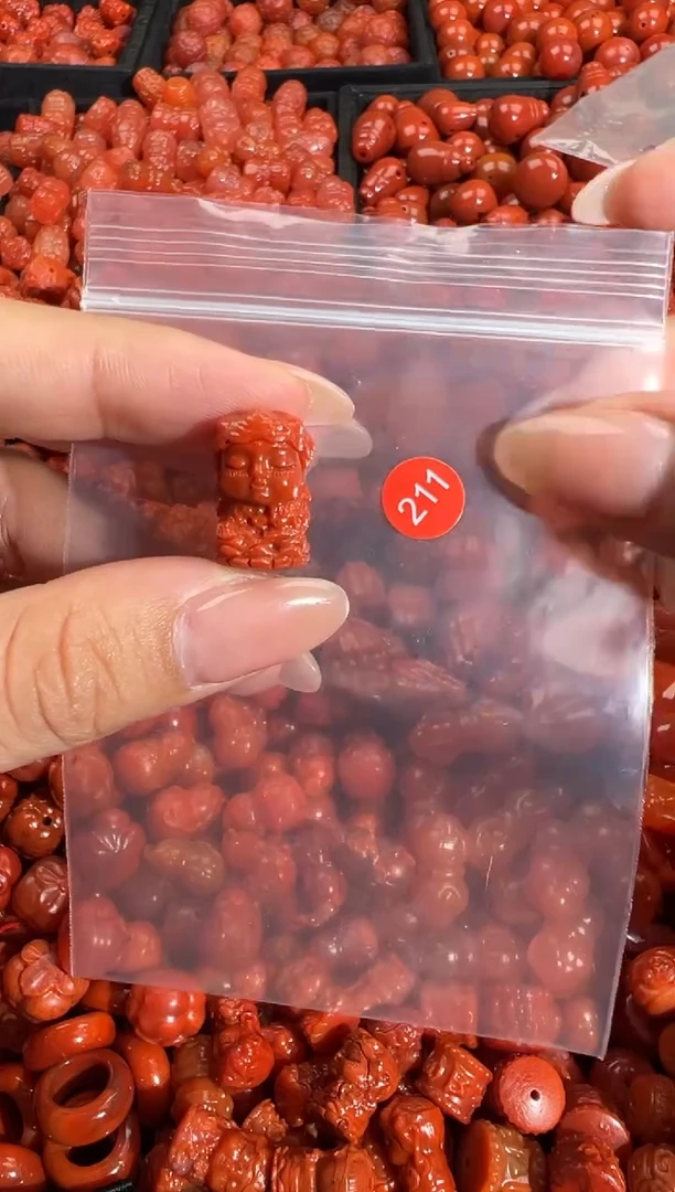 颈饰未镶嵌南红玛瑙1