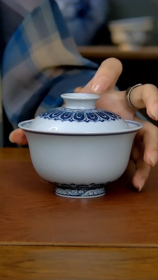 陶瓷仿明宝相两才盖碗（柴窑）