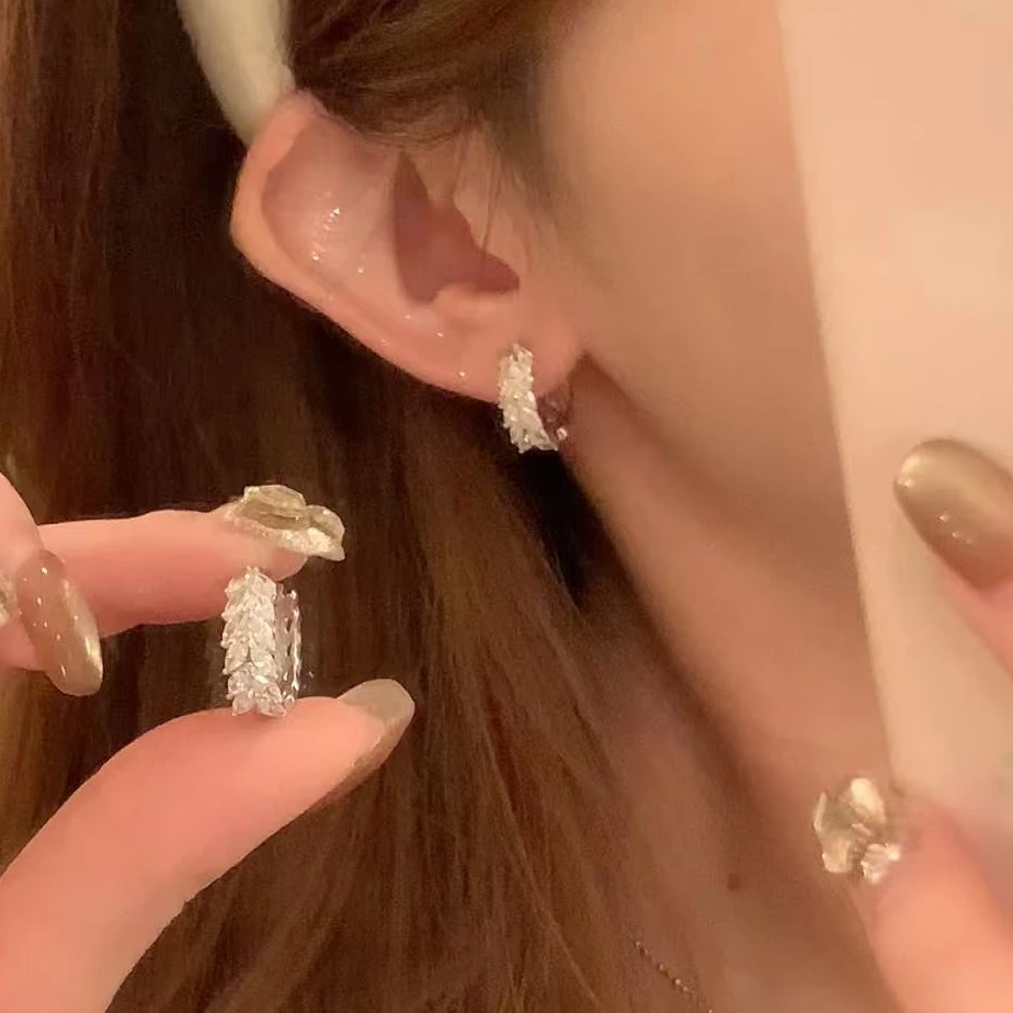 铜合金锆石耳饰 秋冬精致轻奢闪锆麦穗耳环女气质耳圈耳饰2025
