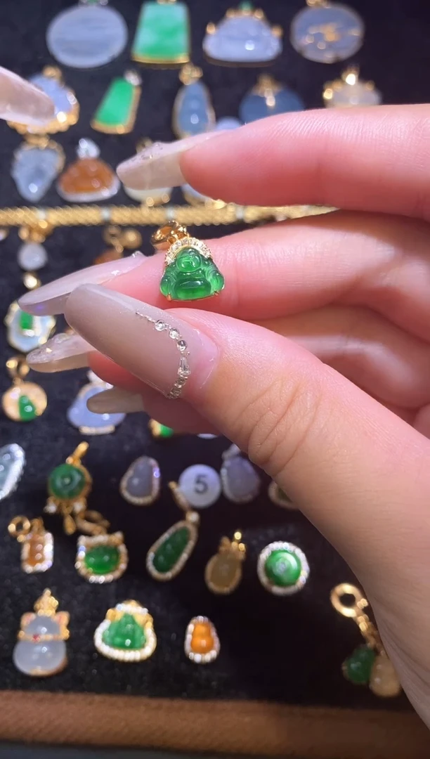 颈饰银S925镶嵌翡翠仙*?天然a货翡翠