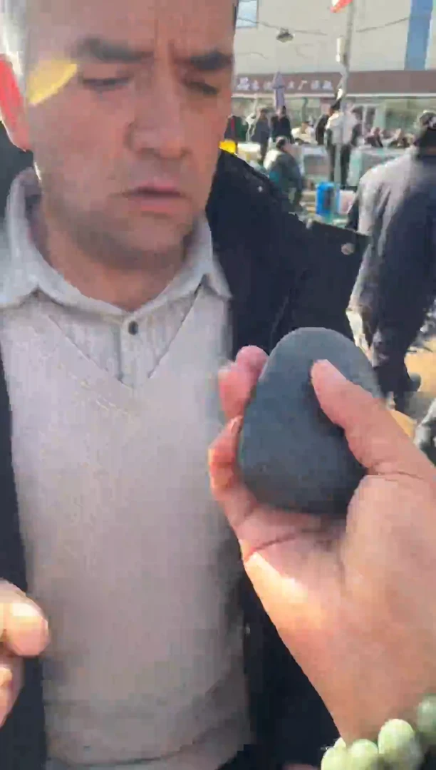 未镶嵌和田玉（糖玉）挂件和田玉