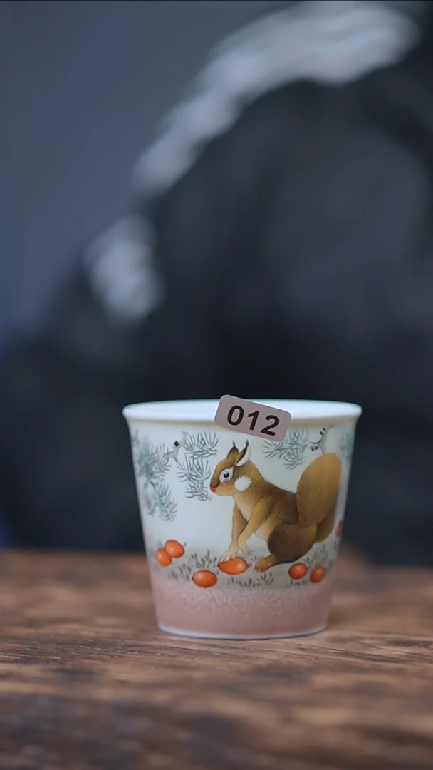【闪购商品】012景德镇手绘松鼠单杯