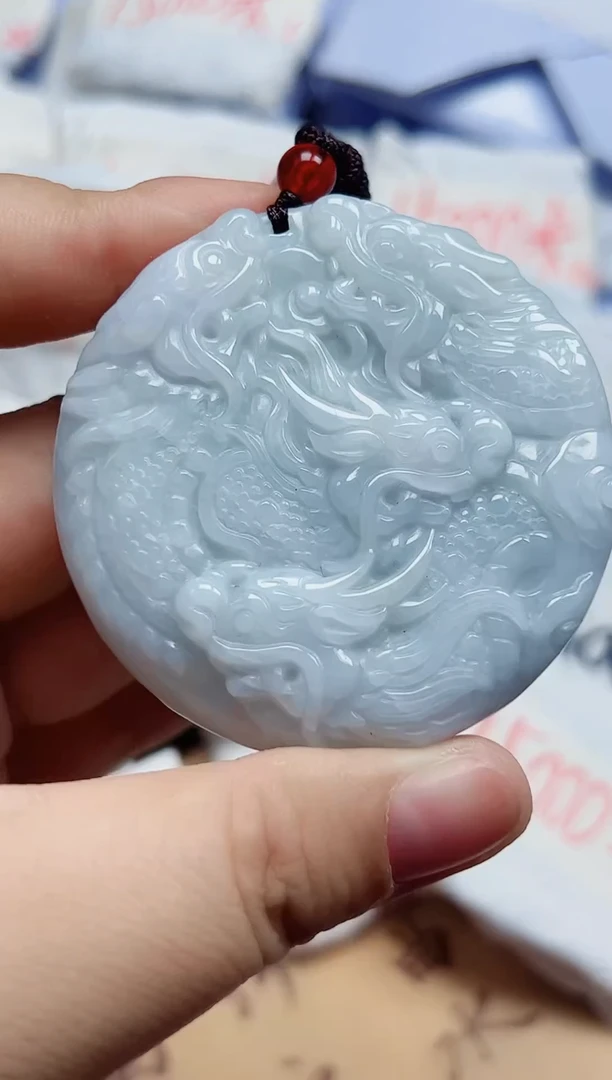 翡翠18K金镶嵌颈饰88888888