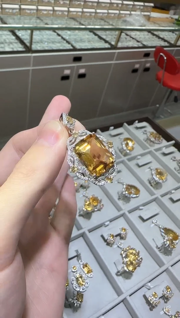 【闪购商品】黄晶颈饰银S925镶嵌13*18mm