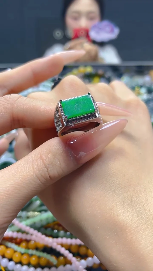 颈饰未镶嵌翡翠/S/翡翠A货，一件也是批发价