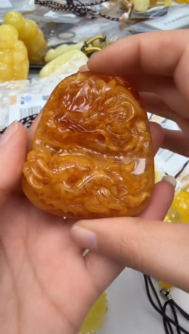 裸石琥珀未镶嵌如图