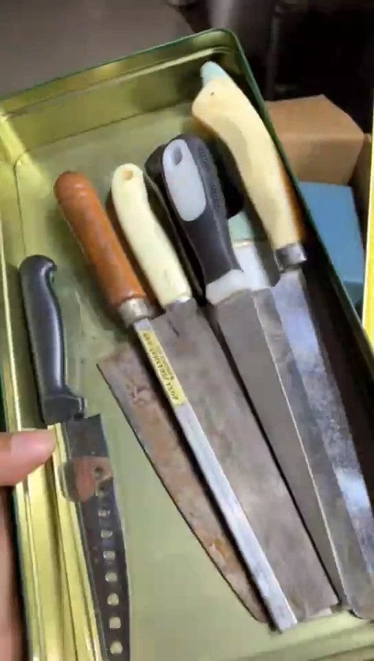 8新中古商品，瑕疵品，不保好坏。471