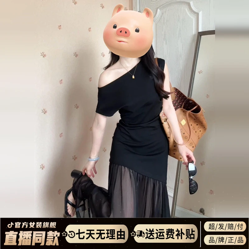 2025新款法式气质黑色斜肩短袖连衣裙子女夏季高级感收腰包臀长裙